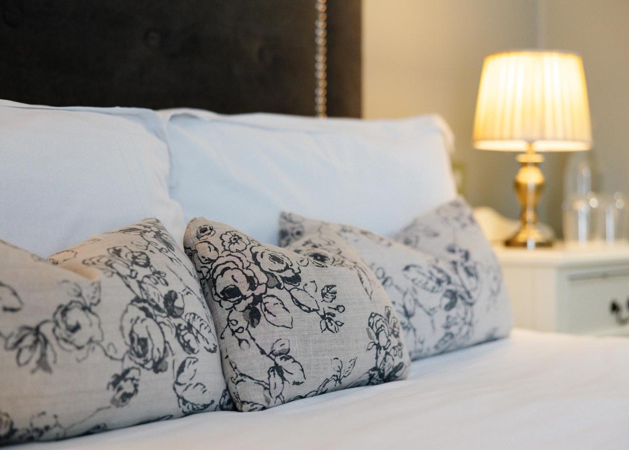 Conyngham Arms Hotel Slane Bagian luar foto