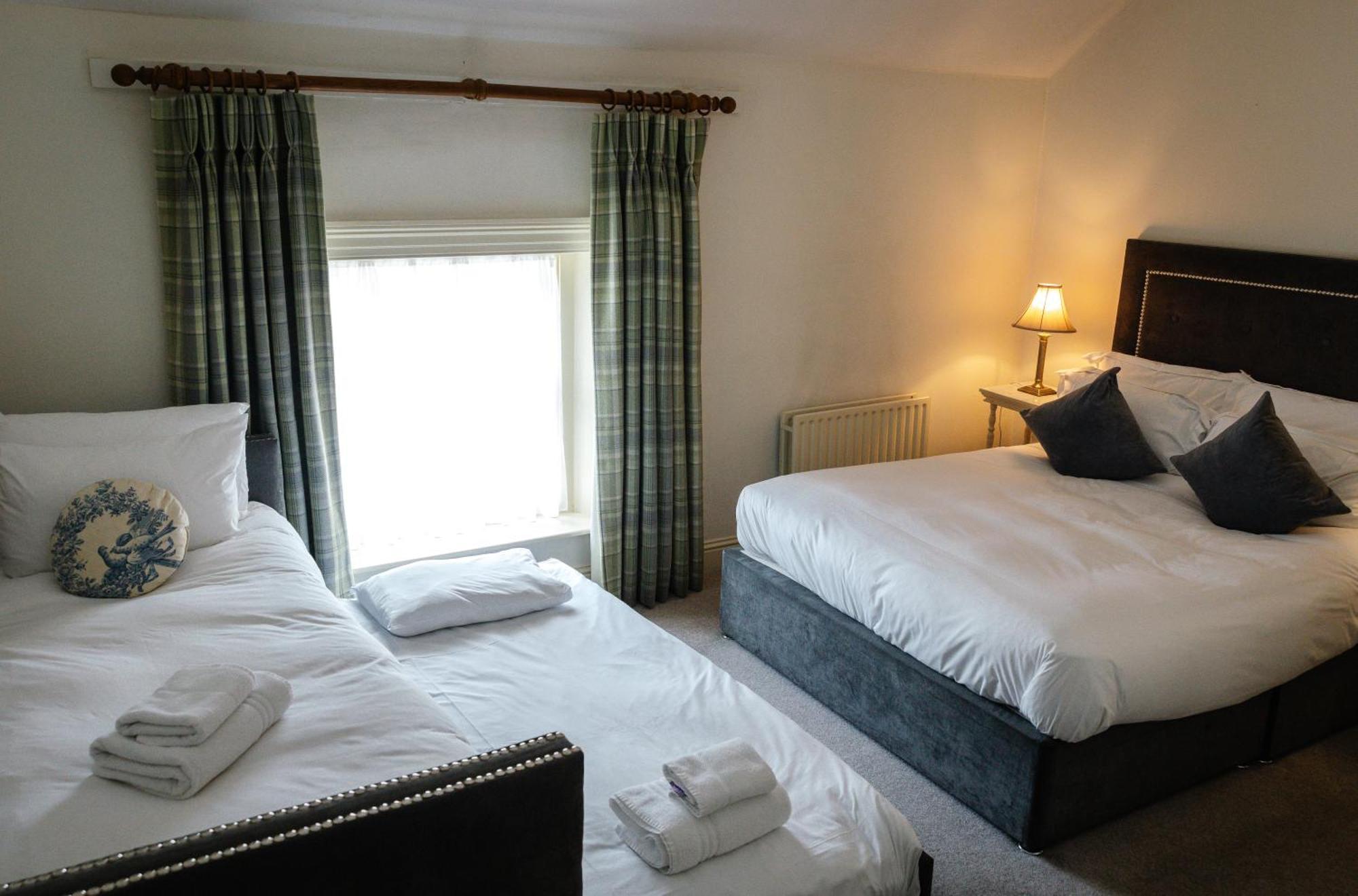 Conyngham Arms Hotel Slane Bagian luar foto