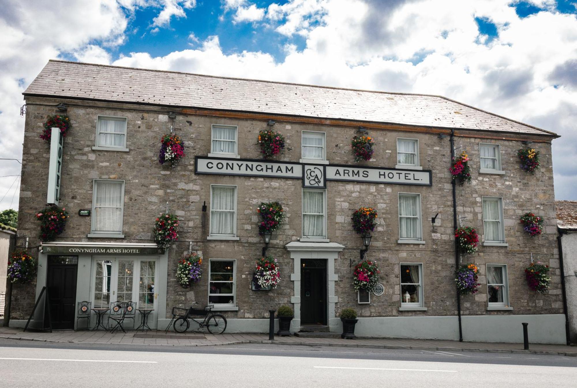 Conyngham Arms Hotel Slane Bagian luar foto